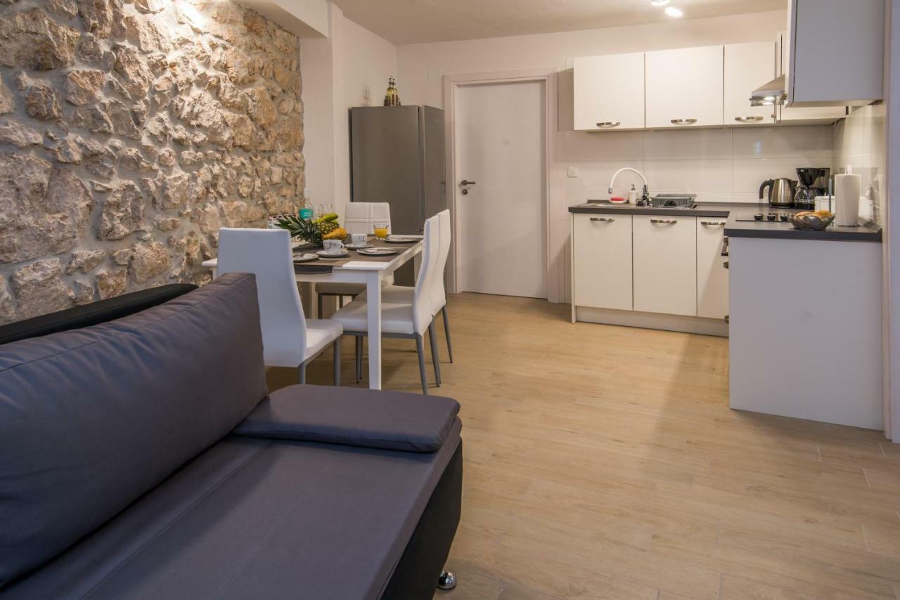 Apartments Tara Vrbnik Eksteriør billede